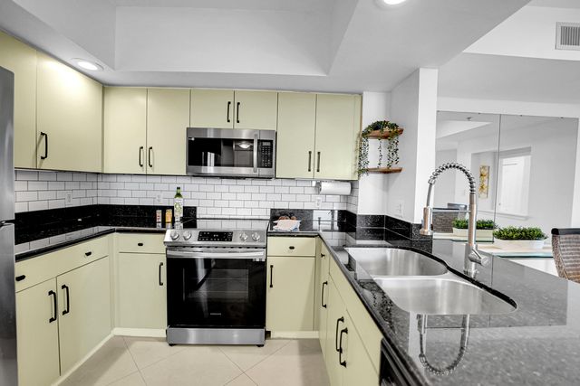 110 N Federal Highway 1410, Fort Lauderdale, FL 33301