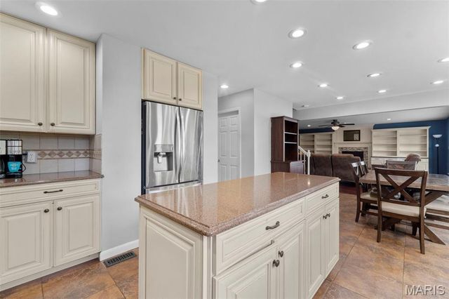 7754 Boatside Drive, Dardenne Prairie, MO 63368