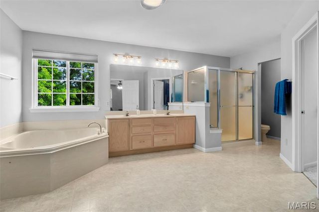 7754 Boatside Drive, Dardenne Prairie, MO 63368