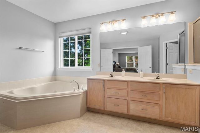 7754 Boatside Drive, Dardenne Prairie, MO 63368
