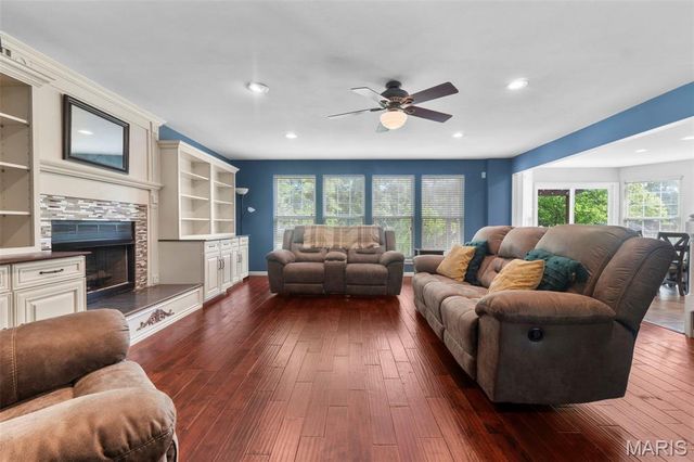 7754 Boatside Drive, Dardenne Prairie, MO 63368