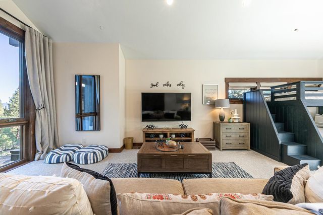 11585 China Camp Road, Truckee, CA 96161