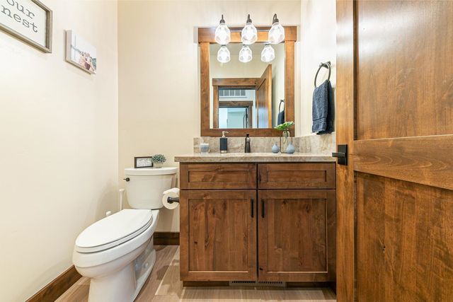 11585 China Camp Road, Truckee, CA 96161