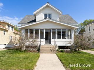 1039 Pennoyer Avenue, Grand Haven City, MI 49417