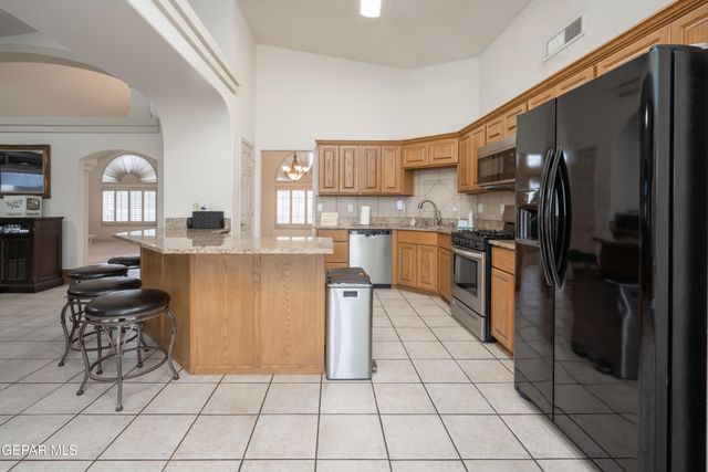 6753 PEARL RIDGE Drive, El Paso, TX 79912