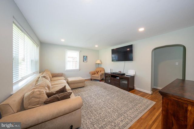113 WALNUT HILL LN, Havertown, PA 19083