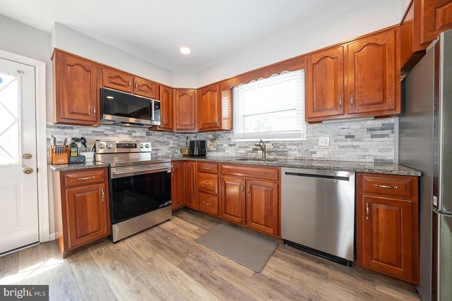 113 WALNUT HILL LN, Havertown, PA 19083