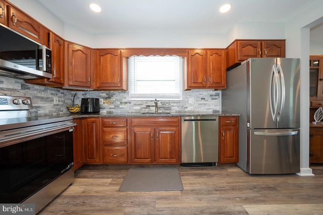 113 WALNUT HILL LN, Havertown, PA 19083