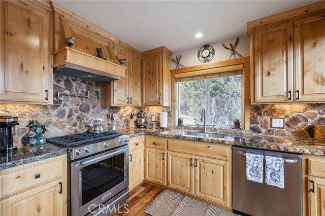 450 Temple Lane, Big Bear Lake, CA 92315