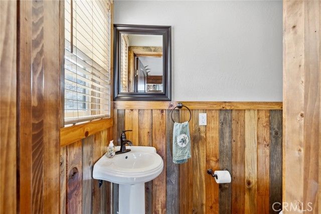 450 Temple Lane, Big Bear Lake, CA 92315