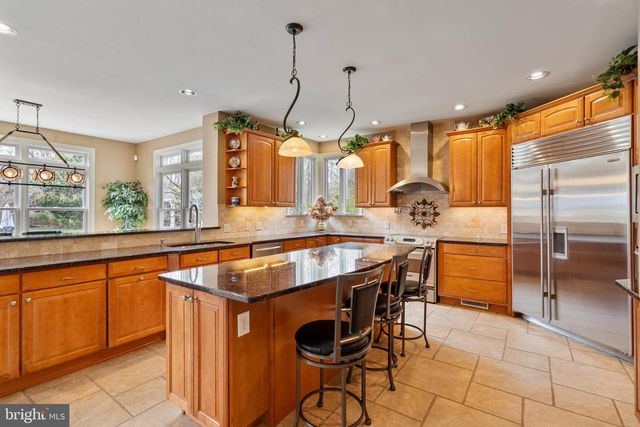 100 E HOLLAND RD, Holland, PA 18966