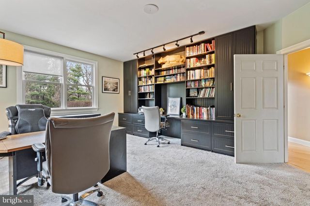 100 E HOLLAND RD, Holland, PA 18966