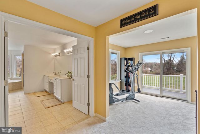 100 E HOLLAND RD, Holland, PA 18966