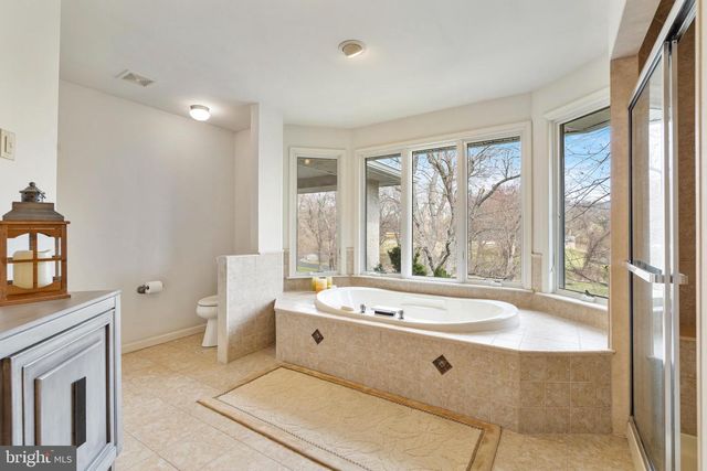 100 E HOLLAND RD, Holland, PA 18966