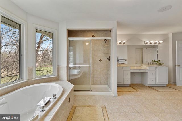 100 E HOLLAND RD, Holland, PA 18966