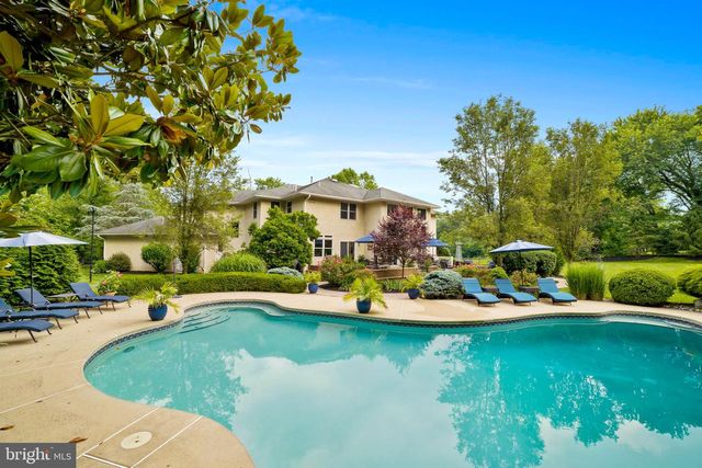 100 E HOLLAND RD, Holland, PA 18966