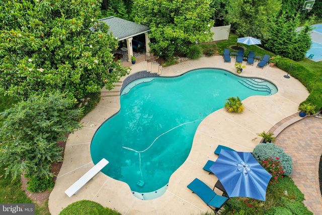 100 E HOLLAND RD, Holland, PA 18966