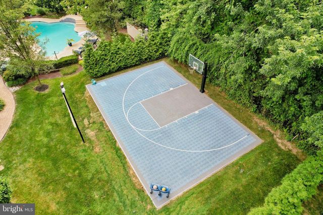 100 E HOLLAND RD, Holland, PA 18966