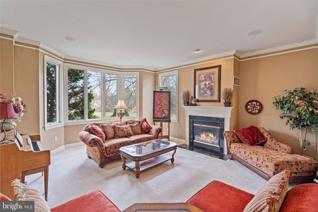 100 E HOLLAND RD, Holland, PA 18966