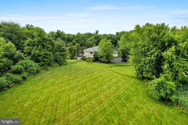 100 E HOLLAND RD, Holland, PA 18966