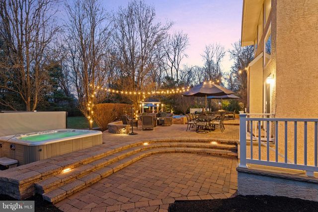 100 E HOLLAND RD, Holland, PA 18966