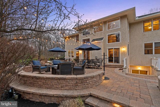 100 E HOLLAND RD, Holland, PA 18966