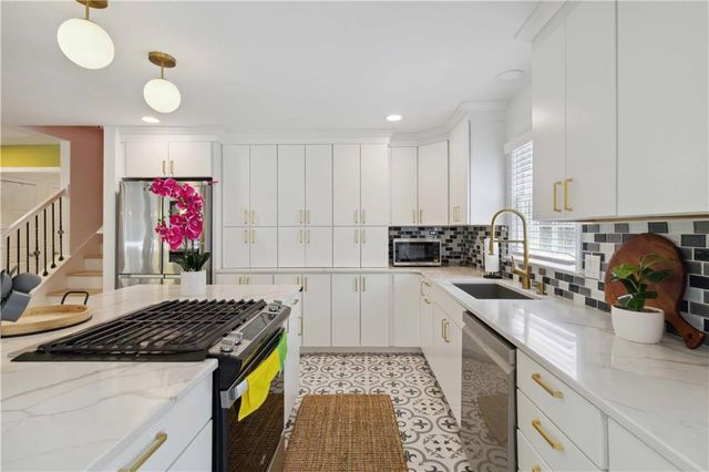 4909 Glenwhite Drive, Duluth, GA 30096