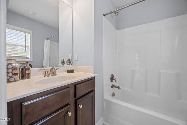 129 Longleaf Pine Street, Clayton, NC 27527