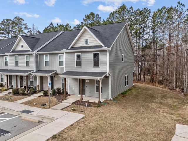 129 Longleaf Pine Street, Clayton, NC 27527