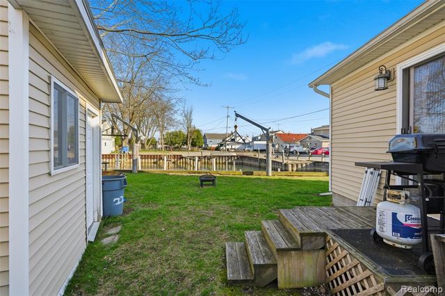 226 Roselawn Street, Algonac, MI 48001