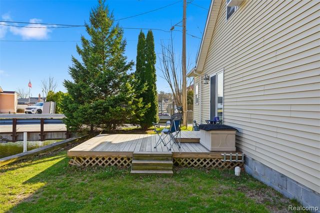 226 Roselawn Street, Algonac, MI 48001
