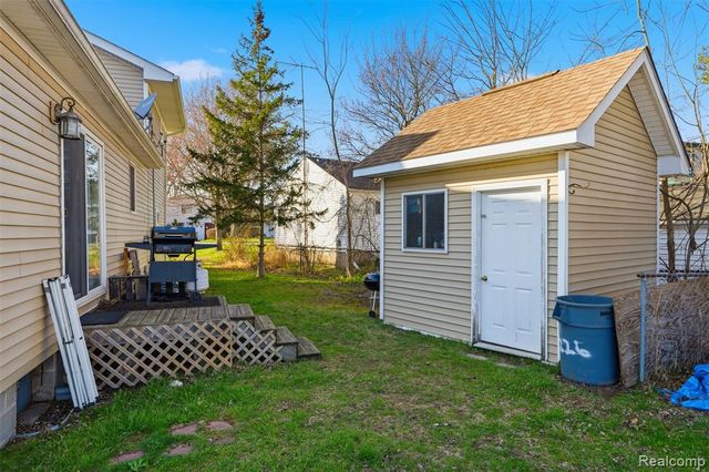 226 Roselawn Street, Algonac, MI 48001