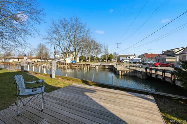 226 Roselawn Street, Algonac, MI 48001