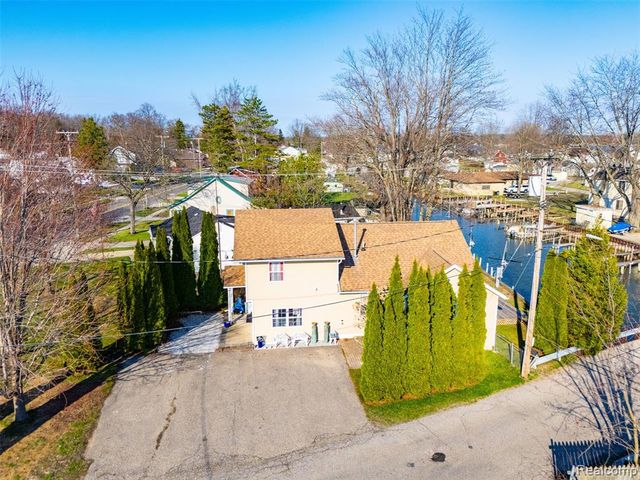 226 Roselawn Street, Algonac, MI 48001