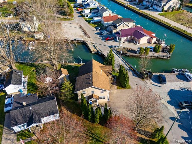 226 Roselawn Street, Algonac, MI 48001