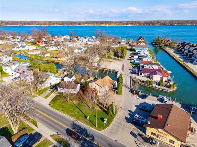 226 Roselawn Street, Algonac, MI 48001