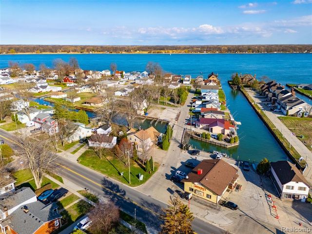 226 Roselawn Street, Algonac, MI 48001