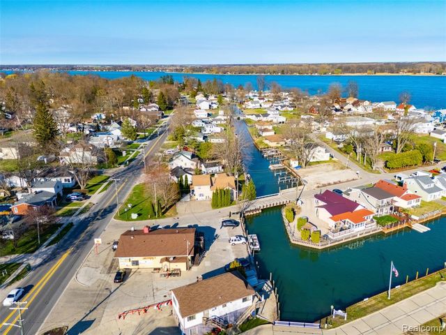 226 Roselawn Street, Algonac, MI 48001