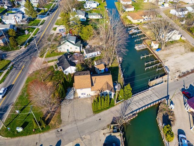 226 Roselawn Street, Algonac, MI 48001