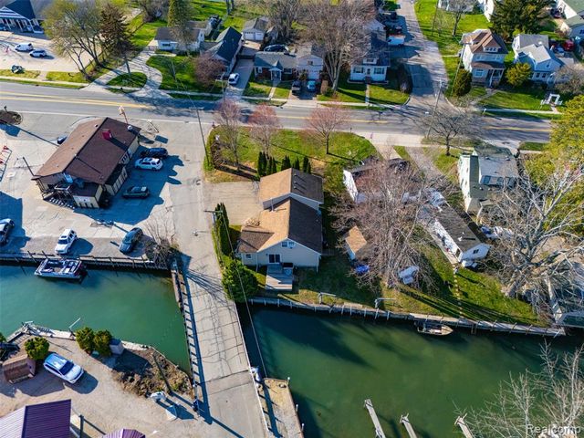 226 Roselawn Street, Algonac, MI 48001