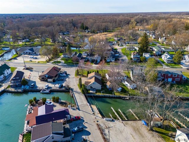 226 Roselawn Street, Algonac, MI 48001