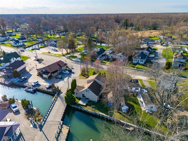 226 Roselawn Street, Algonac, MI 48001