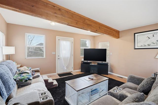 226 Roselawn Street, Algonac, MI 48001