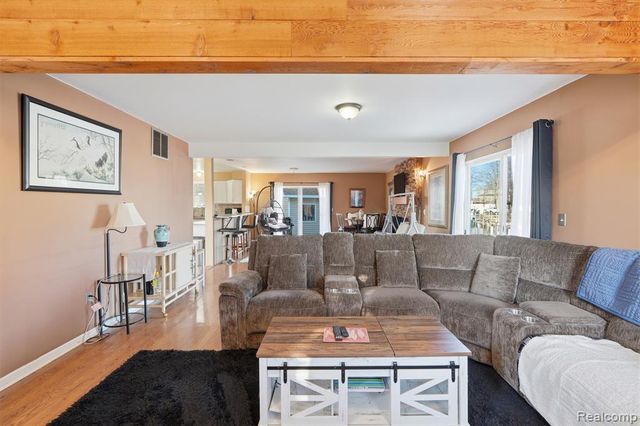 226 Roselawn Street, Algonac, MI 48001