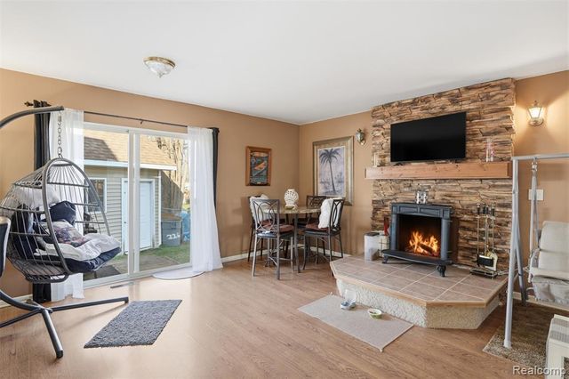 226 Roselawn Street, Algonac, MI 48001