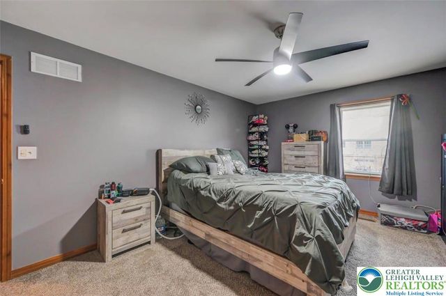 522 Lehigh Gap Street, Walnutport Boro, PA 18088