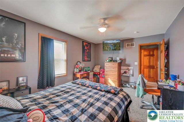 522 Lehigh Gap Street, Walnutport Boro, PA 18088