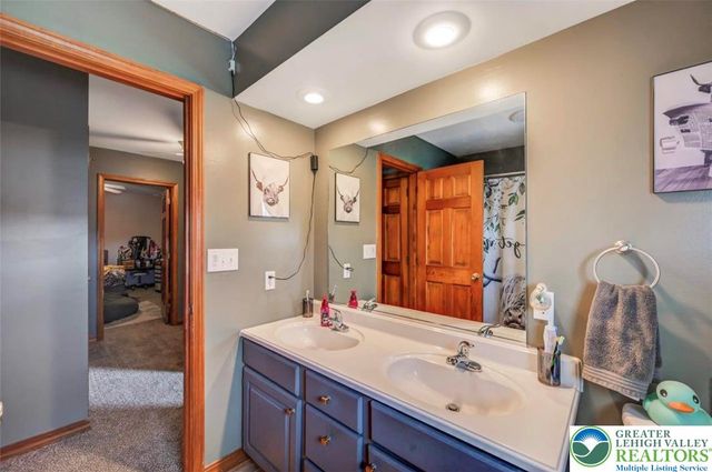 522 Lehigh Gap Street, Walnutport Boro, PA 18088