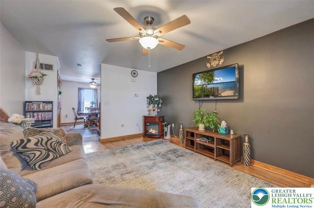 522 Lehigh Gap Street, Walnutport Boro, PA 18088