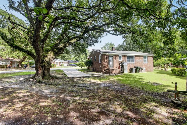 757 Longfellow Road, Charleston, SC 29407